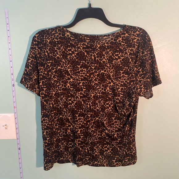 🍂Neiman Marcus Women’s Leopard Print Top🍂 - Picture 9 of 10